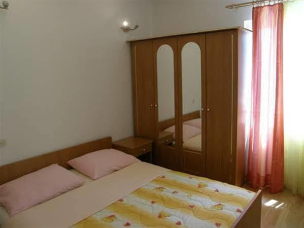 Apartments Veselka, Lumbarda Exterior foto